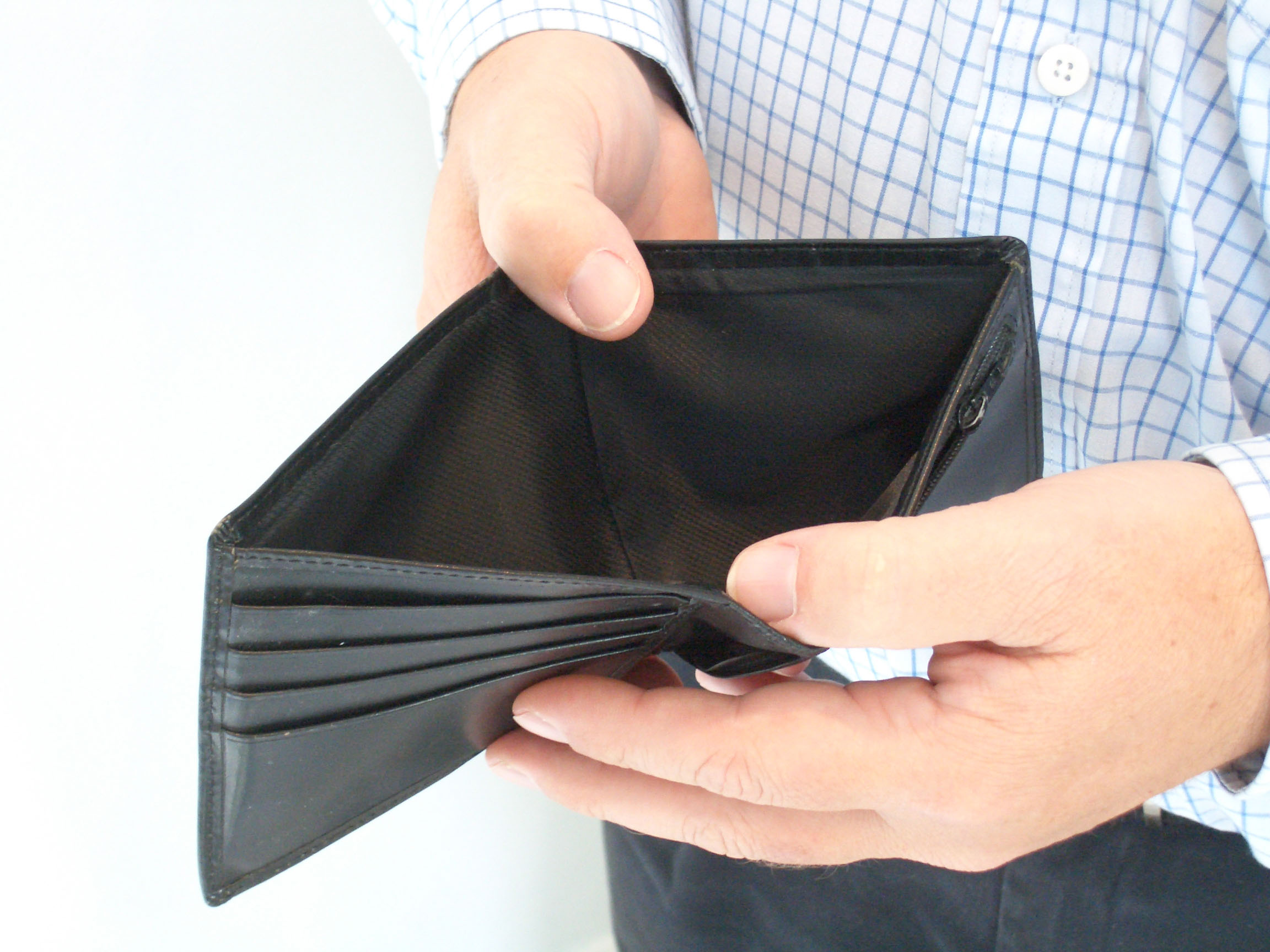 Determined to receive a refund, one reviewer took Match.com to court. He was one of few dissatisfied customers who succeeded in getting their money back.